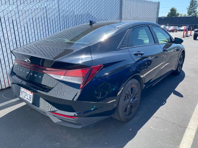 2021 HYUNDAI Elantra photo 11 of 20