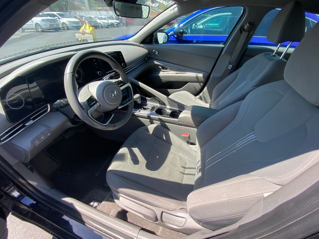 2021 HYUNDAI Elantra photo 17 of 20