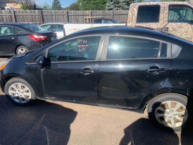 2013 KIA Rio photo 3 of 4