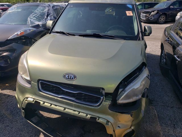 2012 KIA Soul photo 2 of 8