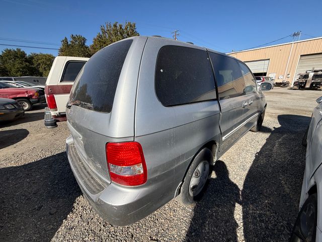 2005 KIA Sedona photo 4 of 12