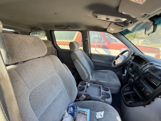 2005 KIA Sedona photo 7 of 12