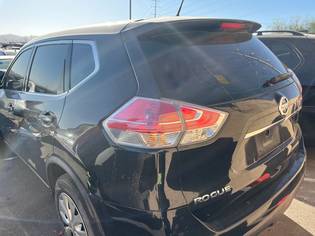 2016 Nissan Rogue photo 5 of 6