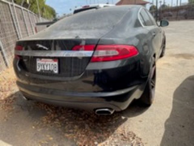 2011 Jaguar XF photo 3 of 4