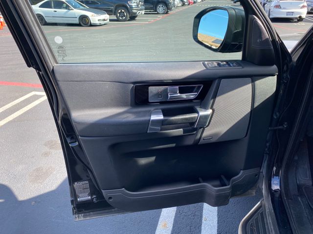 2016 Land Rover LR4 photo 14 of 20