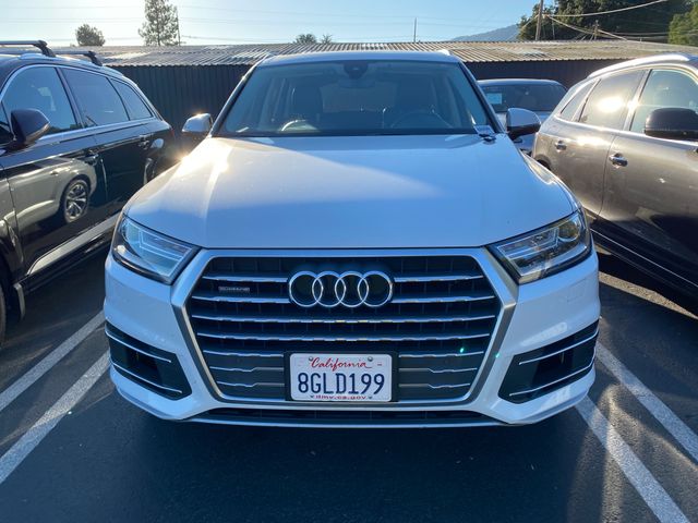 2019 AUDI Q7 photo 2 of 21