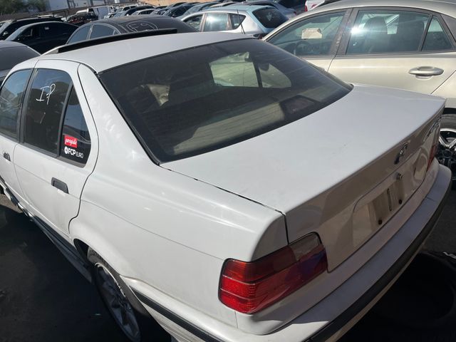 1997 BMW 328i photo 5 of 6