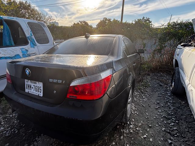 2005 BMW 525i photo 3 of 4