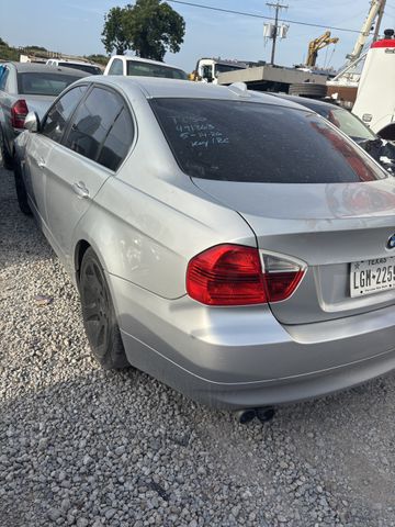 2006 BMW 330i photo 4 of 4