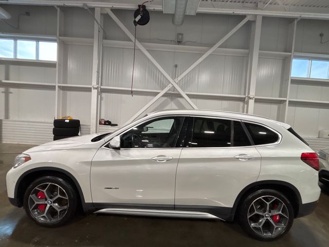 2017 BMW X1 photo 2 of 8