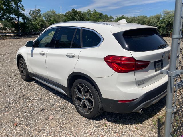 2018 BMW X1 photo 2 of 11
