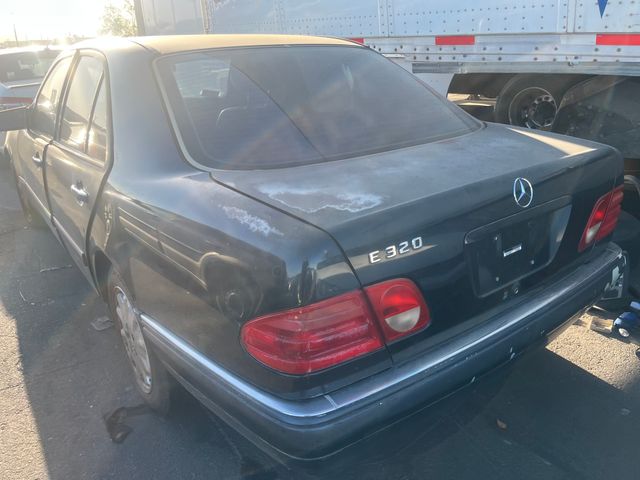 1997 Mercedes-Benz E320 photo 5 of 6