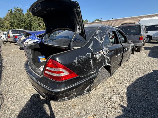 2007 MERCEDES-BENZ C-Class photo 4 of 9