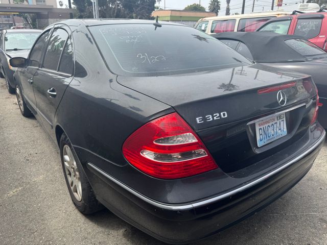 2005 Mercedes-Benz E320 photo 2 of 5