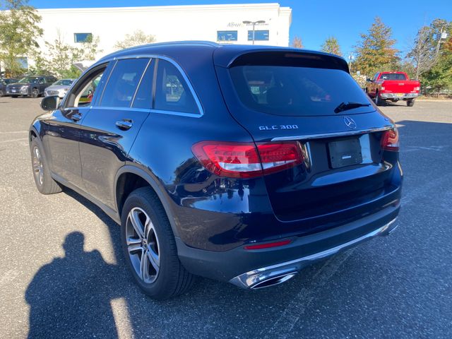 2019 Mercedes-Benz GLC photo 2 of 12