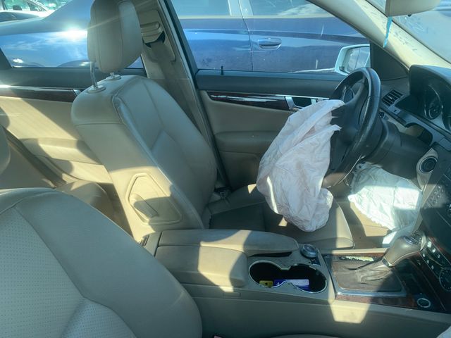 2010 MERCEDES-BENZ C-Class photo 3 of 7