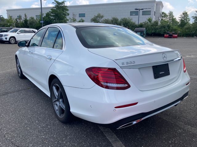 2019 Mercedes-Benz E-Class photo 2 of 9