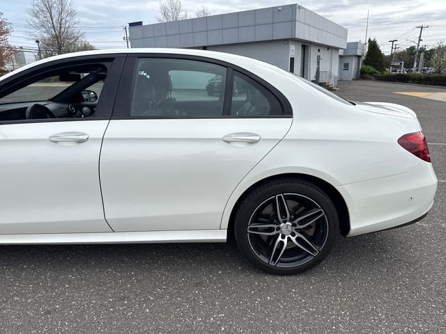 2017 Mercedes-Benz E-Class photo 3 of 14