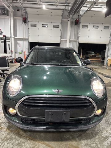 2017 MINI Clubman photo 5 of 8