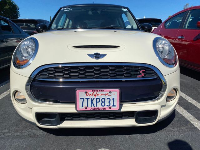 2016 MINI Hardtop photo 2 of 17