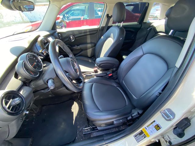 2015 MINI Hardtop photo 18 of 20