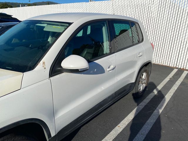 2012 Volkswagen Tiguan photo 6 of 18