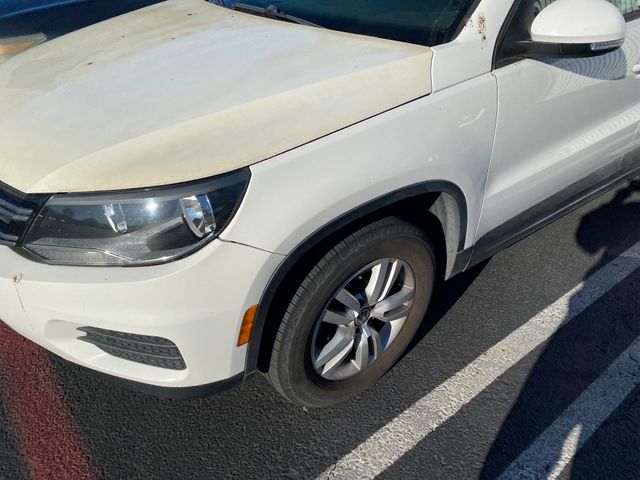 2012 Volkswagen Tiguan photo 5 of 18