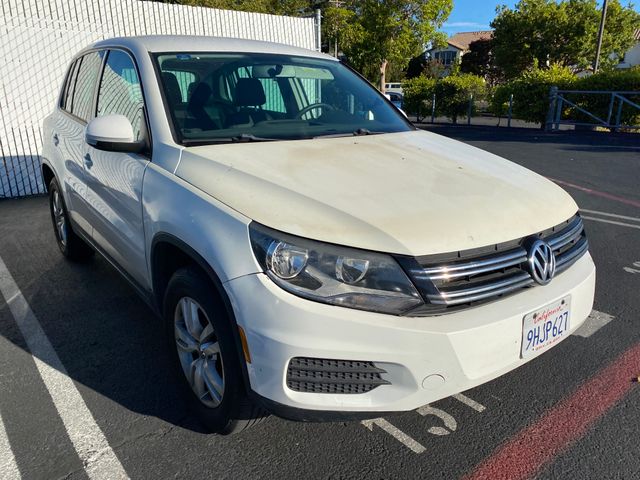 2012 Volkswagen Tiguan photo 4 of 18