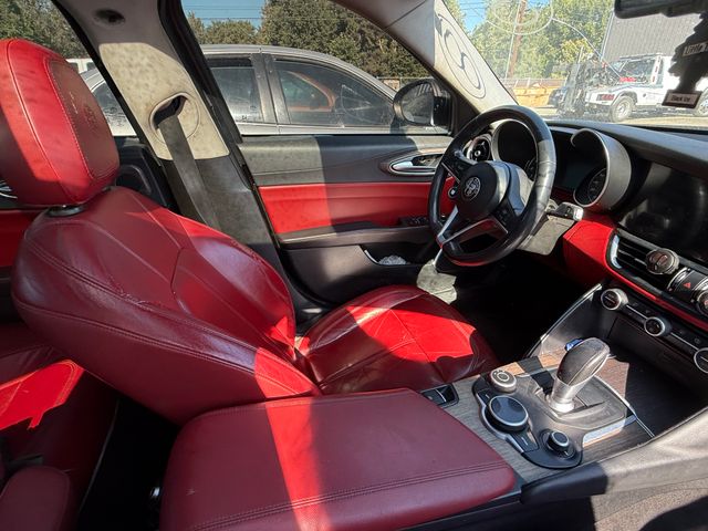 2017 ALFA ROMEO Giulia (952) photo 5 of 10