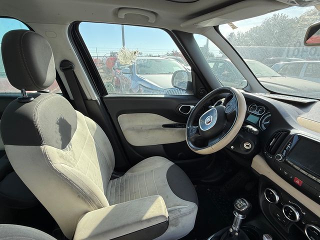 2014 FIAT 500L photo 4 of 9