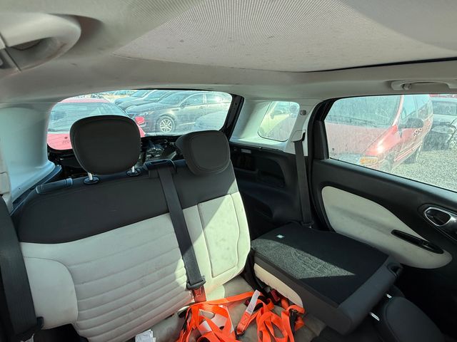 2014 FIAT 500L photo 5 of 9