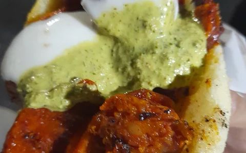 Foto de un plato servido en el local.