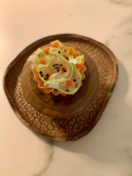 Tartaleta crocante con pescado y vegetales, uno de los platos de degustación.