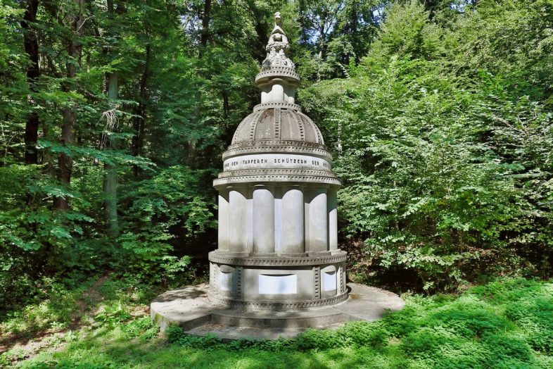 Attractions & Landmarks In Klosterneuburg 6 Wienerwald Heroes' Monument - Klosterneuburg, Austria Travel Guide