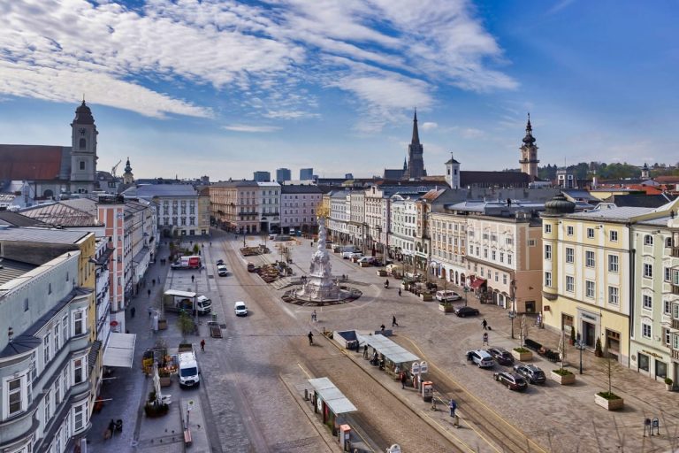 Streets And Squares In Linz 4 Linzer Hauptplatz - Linz, Austria Travel Guide