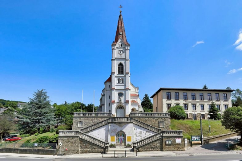 Districts & Neighborhoods in Klosterneuburg 5 Maria Gugging - Klosterneuburg, Austria Travel Guide