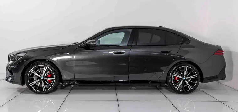 BMW Serii 5 520d xDrive M Sport - Zdjęcie 3