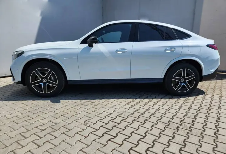 Mercedes GLC COUPE 300e 4Matic AMG Advanced Plus - Zdjęcie 2