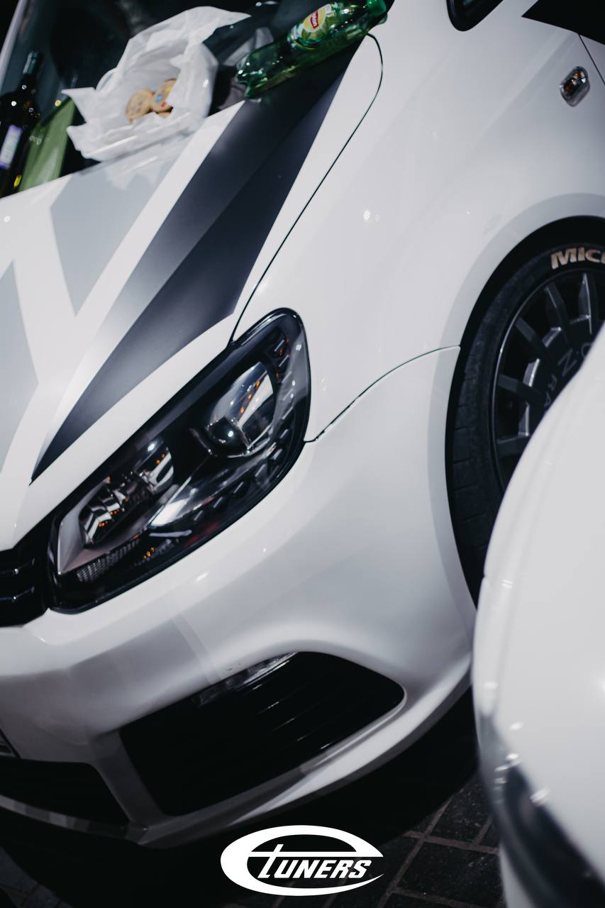 Tuning gathering on Minsk highway: discussing modifications and improvements