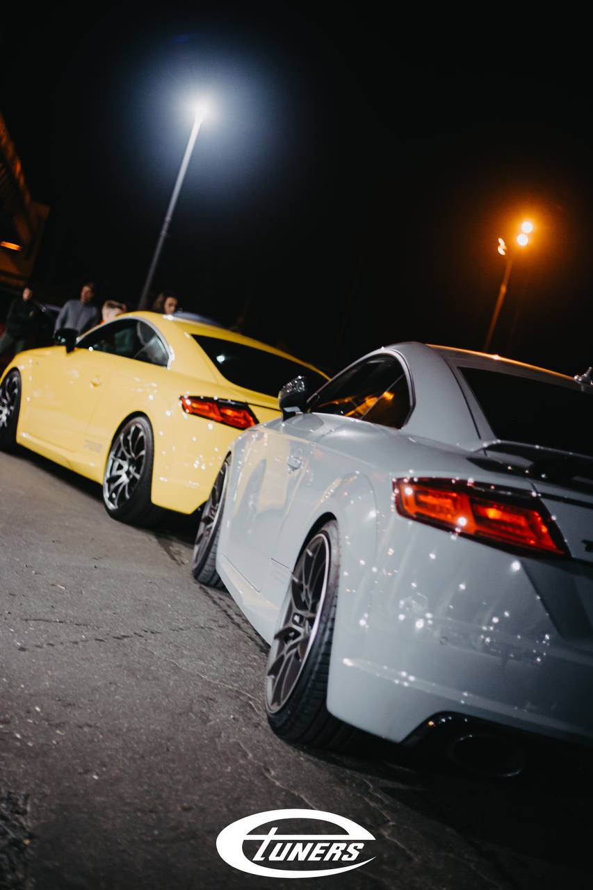 Tuning gathering on Minsk highway: discussing modifications and improvements