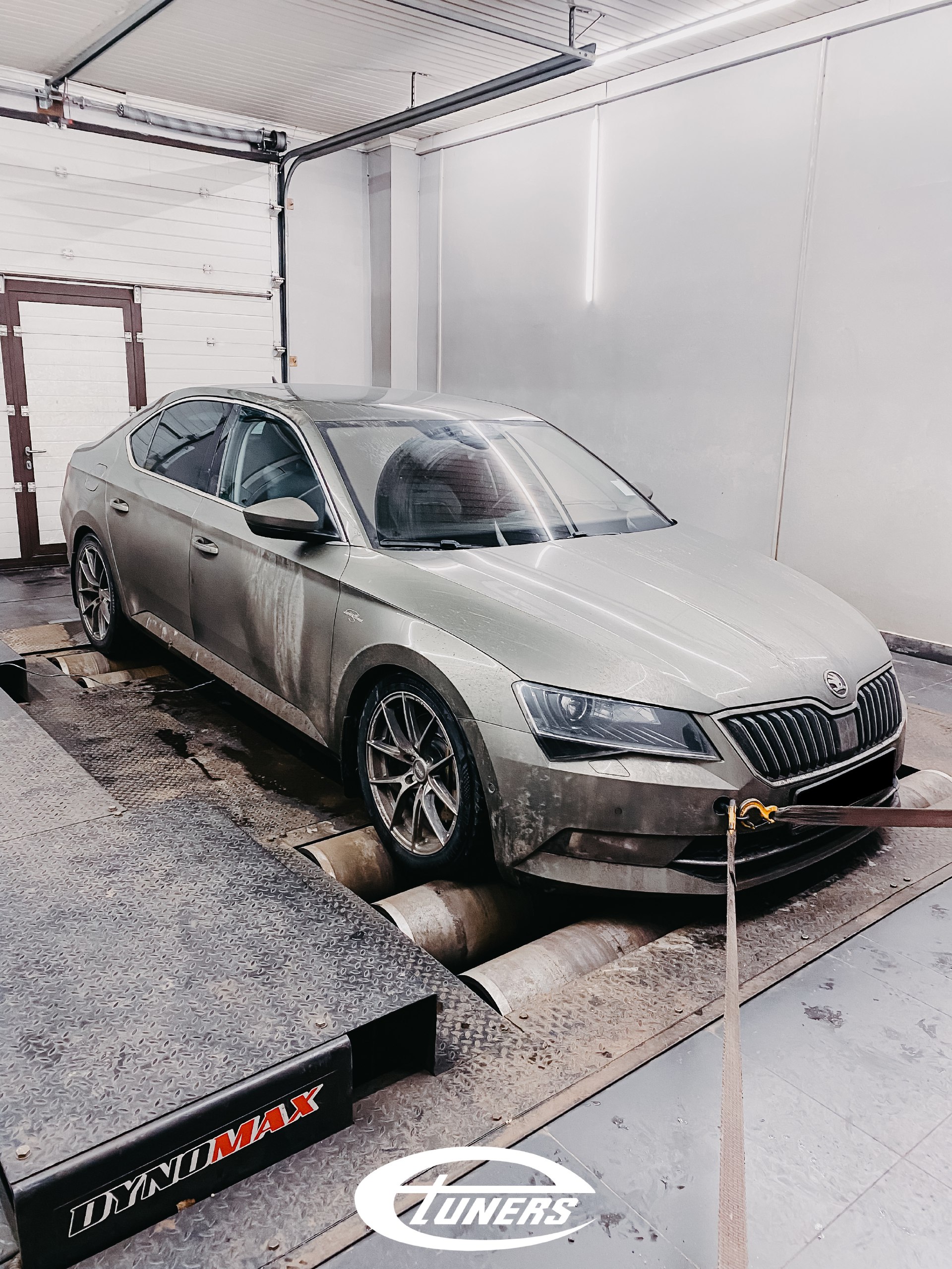 Skoda Superb 2.0 TSI 280 HP Stage 3: power on 4x4