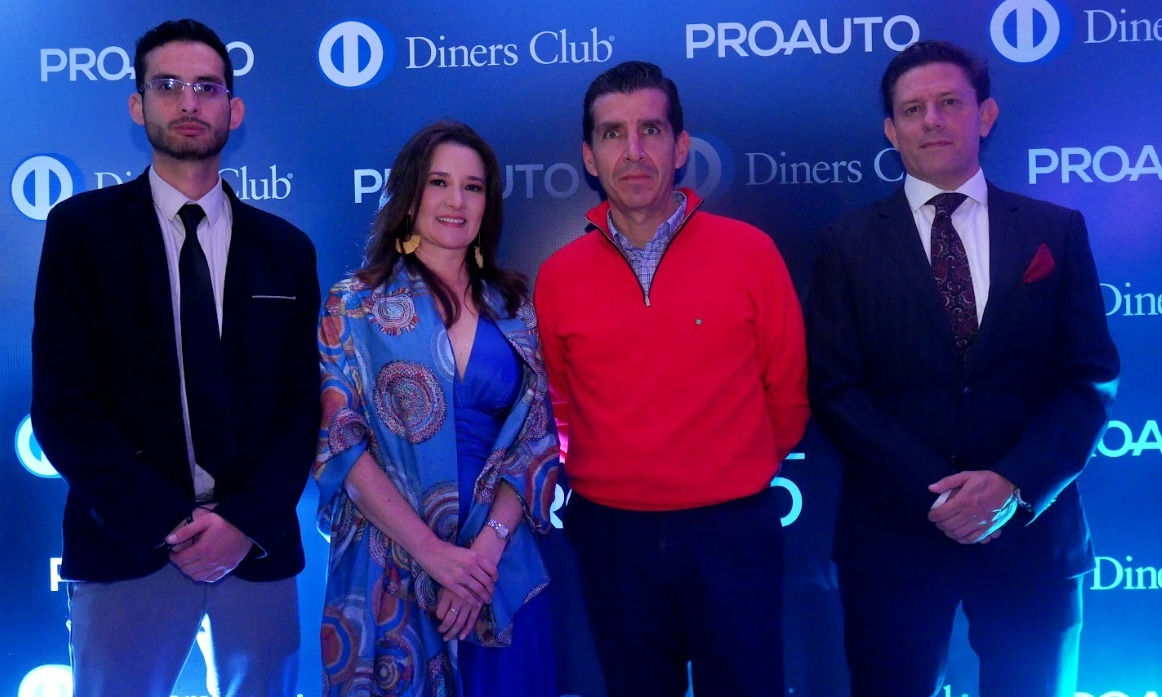 PROAUTO PRESENTA SU LÍNEA DE ROPA SELECTIVE POR GUSTAVO MOSCOSO