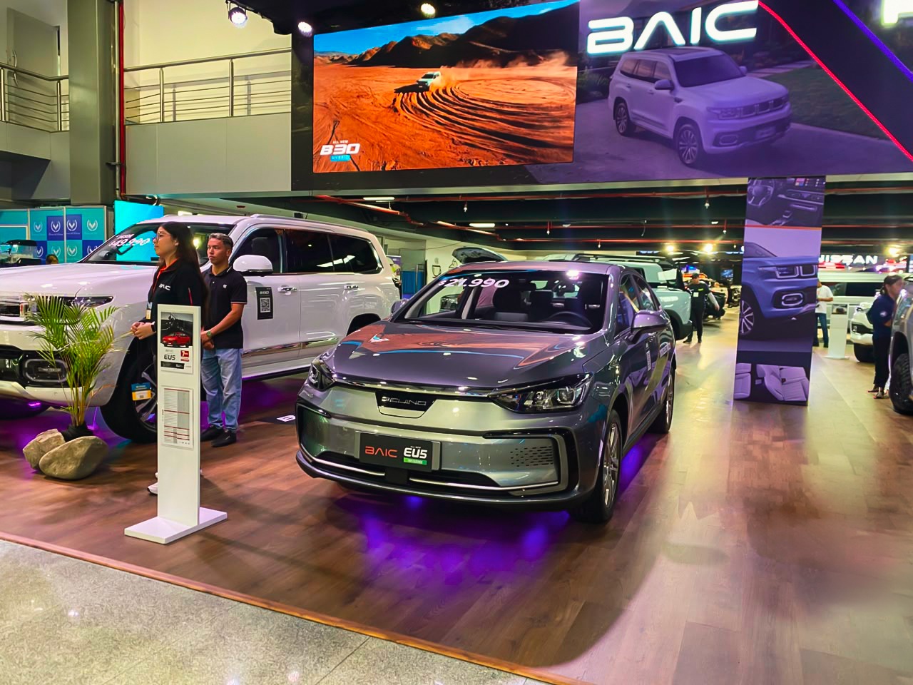 EN GUAYAQUIL, BAIC PRESENTÓ SU PRIMER ELÉCTRICO QUE RECORRE HASTA 400 KM CON SOLO $4,10