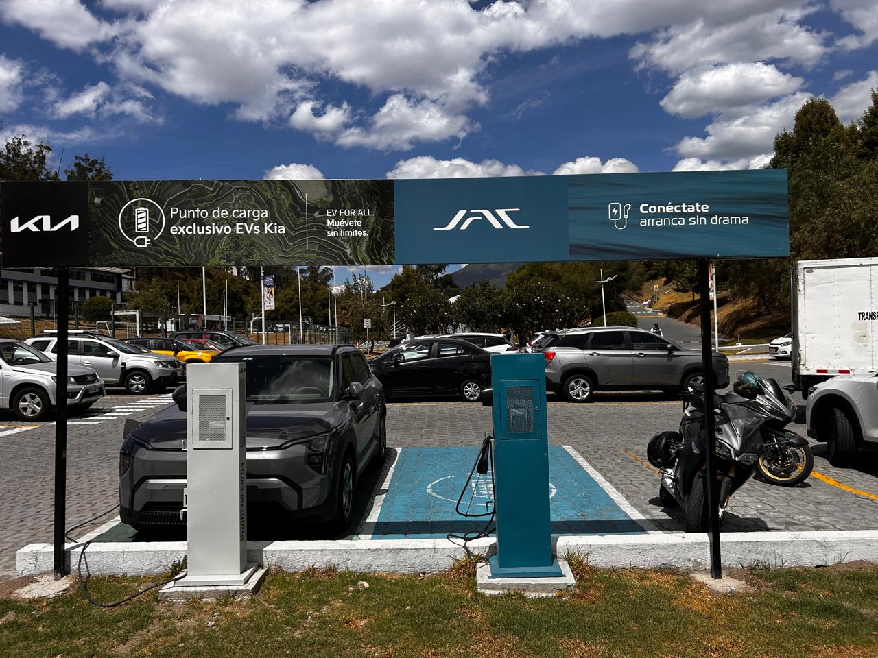 LA UISEK IMPULSA LA FORMACIÓN DEL TALENTO QUE DEMANDA LA TRANSICIÓN HACIA LA MOVILIDAD ELÉCTRICA