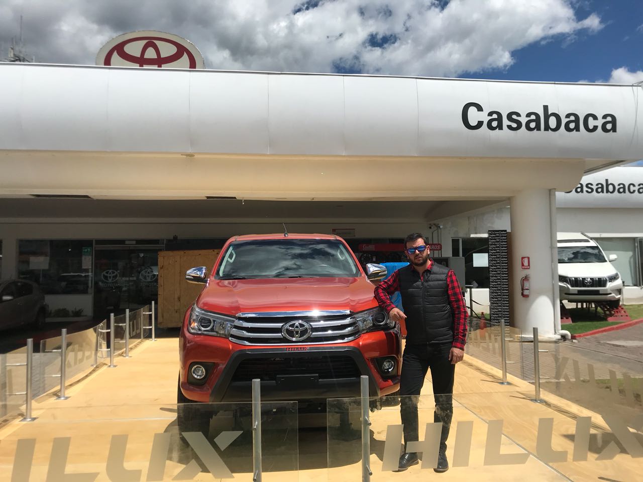 CASABACA EXHIBIÓ LA TOYOTA HILUX SHOW EN CUMBAYÁ