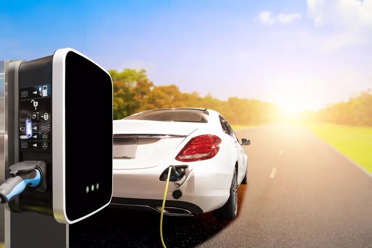 LOS DESAFÍOS DE LA INDUSTRIA AUTOMOTRIZ PARA ACELERAR EL VIAJE DIGITAL
