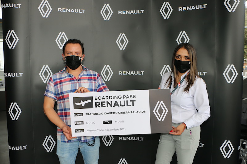 FRANCISCO CARRERA RECIBIÓ SU NUEVO RENAULT STEPWAY CON UN PASAJE A MIAMI 