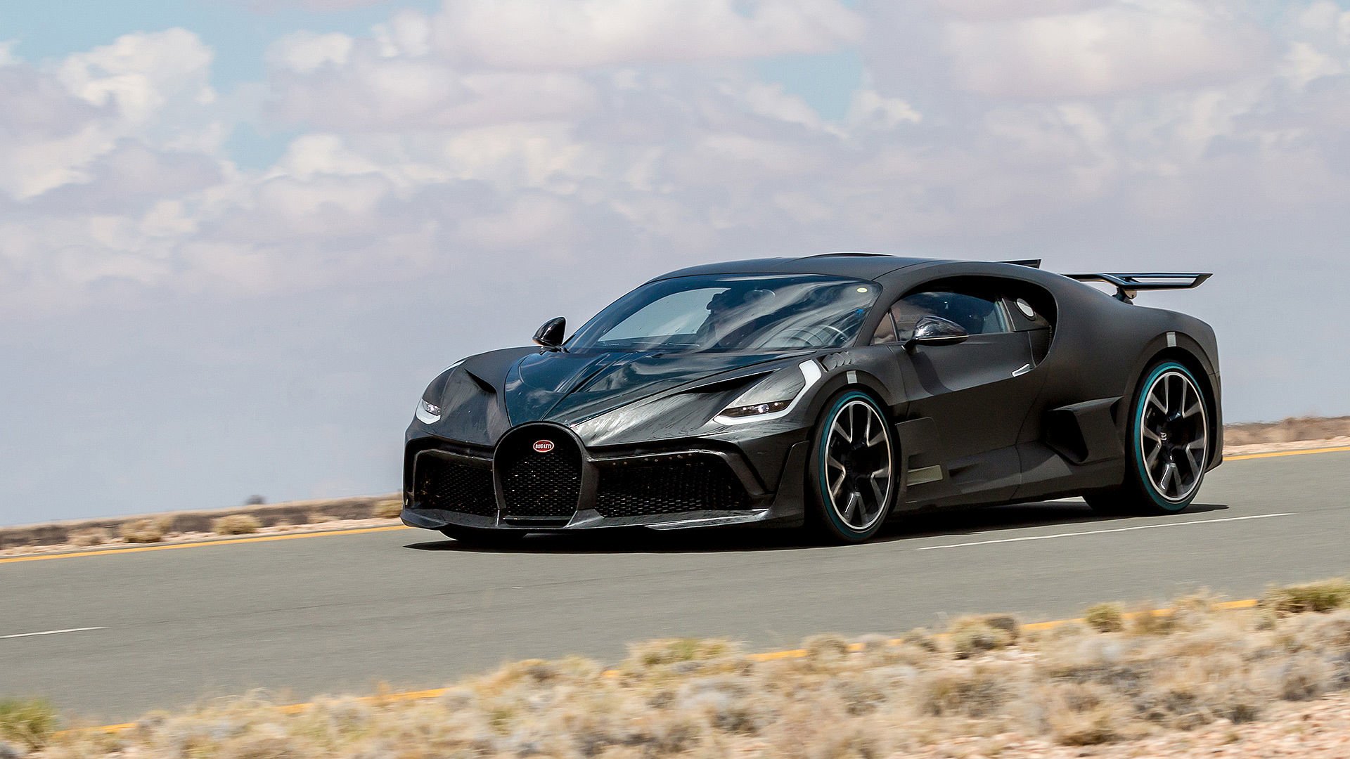 EL AUTOMÓVIL SÚPERDEPORTIVO BUGATTI DIVO 