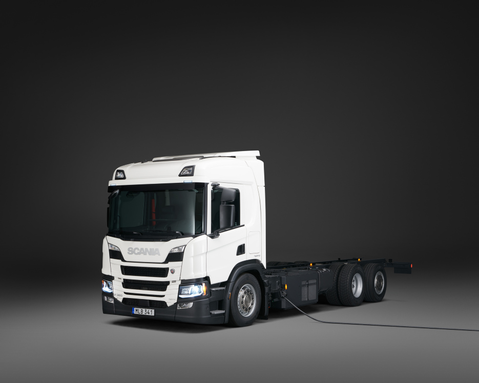 SCANIA PRESENTA UN CAMIÓN HÍBRIDO ENCHUFABLE 