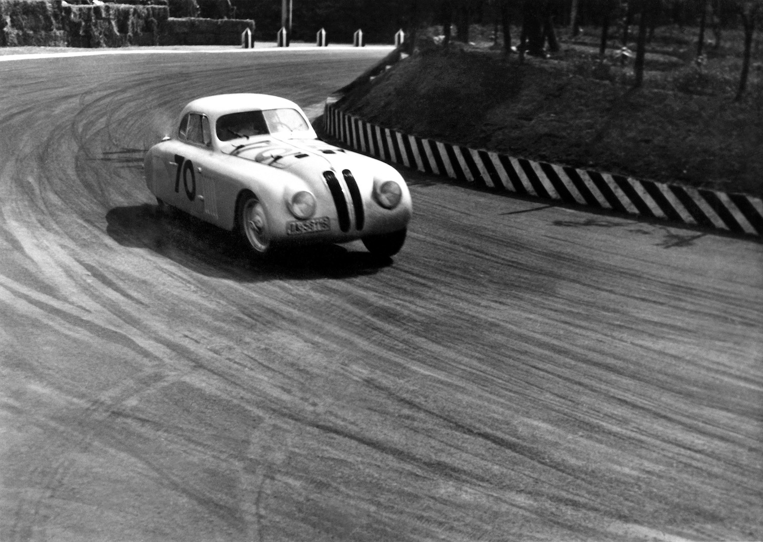 80 AÑOS DE LA VICTORIA DE BMW EN LA MILLE MIGLIA. 